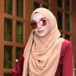 baju maroon cocok dengan jilbab warna apa