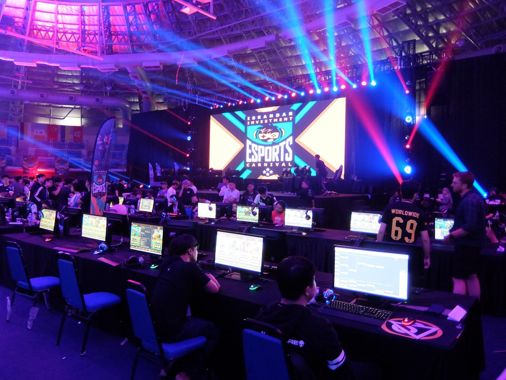 competitive gaming, esports as sport, professional gaming tournaments, video game competition, esports industry growth, online gaming competitions, esports athlete training, competitive gaming leagues, gaming tournament organizers, esports spectator events